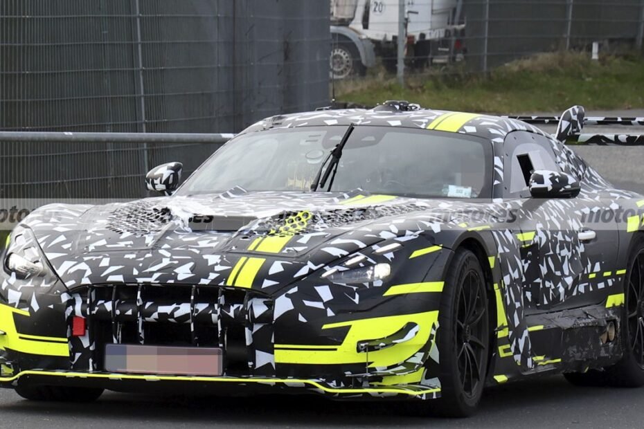 Mercedes-AMG prueba el próximo GT Black Series y las fotos espía lo delatan: viene sin concesiones