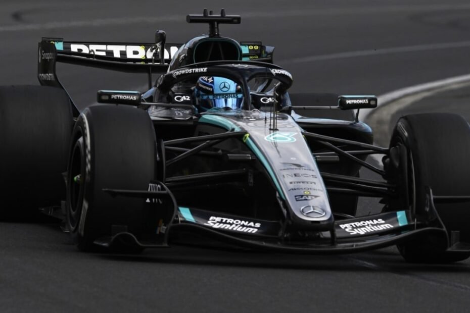 Mercedes no da opción y arrolla con Russell al frente; a tres segundos los españoles