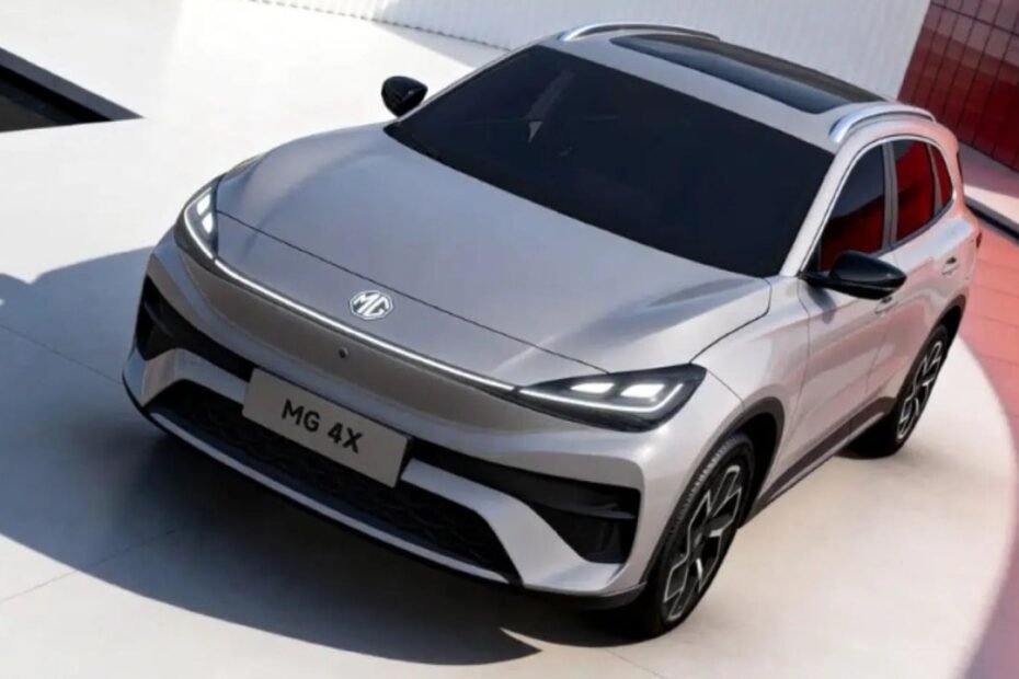 Nuevo MG4X: el compacto eléctrico chino se hace SUV con batería semisólida para retar al BYD Atto 2