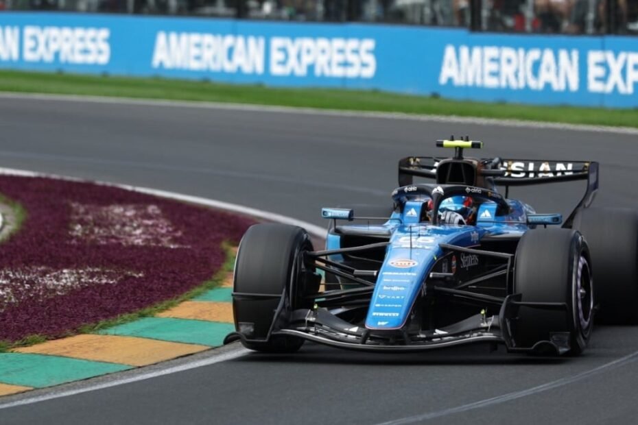 Sainz acaba frustrado y a vueltas con el actuador de su Williams: "Muy por detrás de mis rivales"