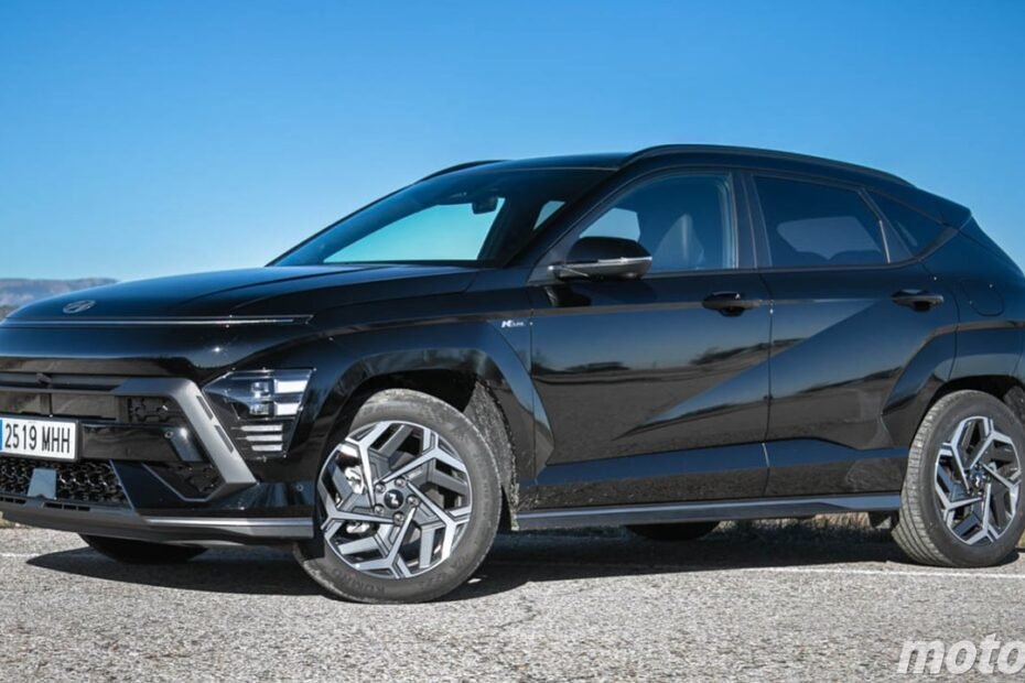 Tamaño de Toyota C-HR y precio de SUV chino, el Hyundai KONA híbrido baja 6.000 € y entra en modo chollo
