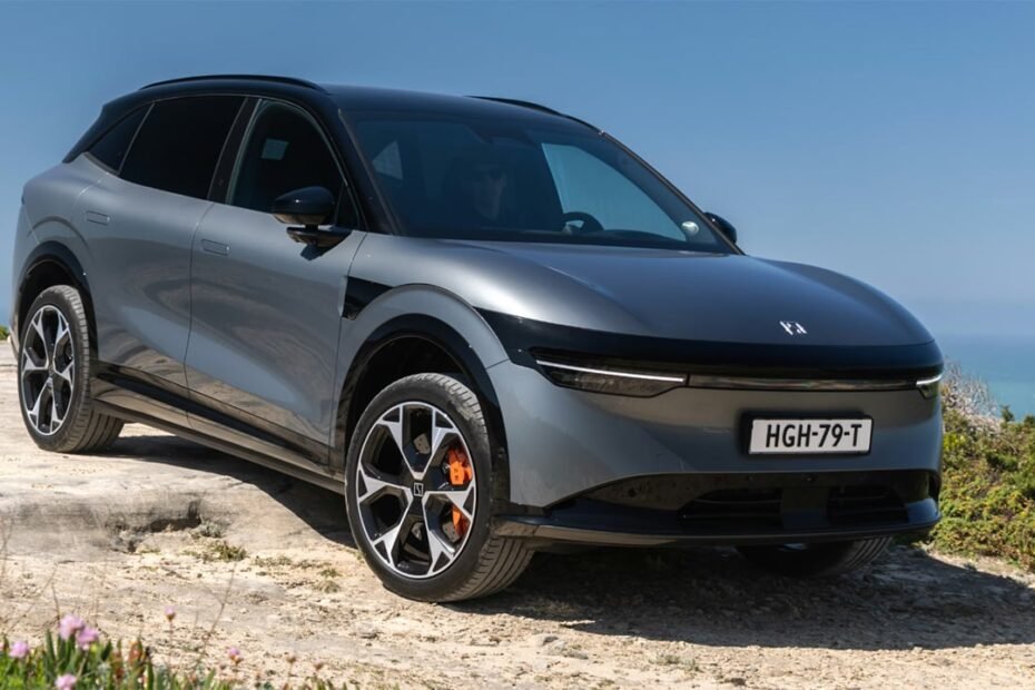 Zeekr aprieta al Mercedes GLC eléctrico con el nuevo 7X, estos son los precios de un SUV que derrocha tecnología