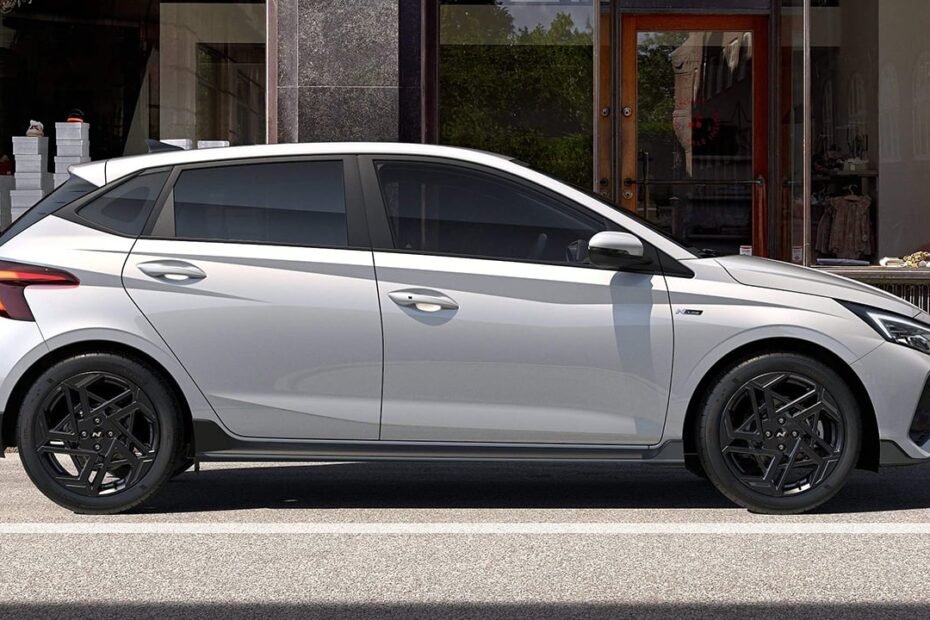 4.300 € de rebaja, automático y buen maletero, sobran las razones para comprar este coche coreano rival de Dacia y Skoda