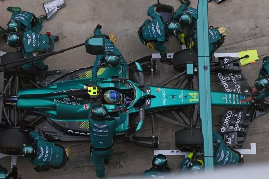 4 segundos por vuelta y un coche roto: los números que explican el desastre del Aston Martin AMR26