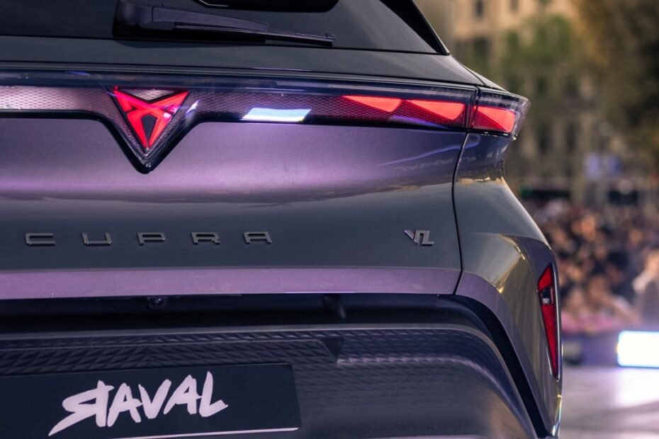 Así queda el tablero de los 4 nuevos Volkswagen hechos en España: el CUPRA Raval arranca en cabeza