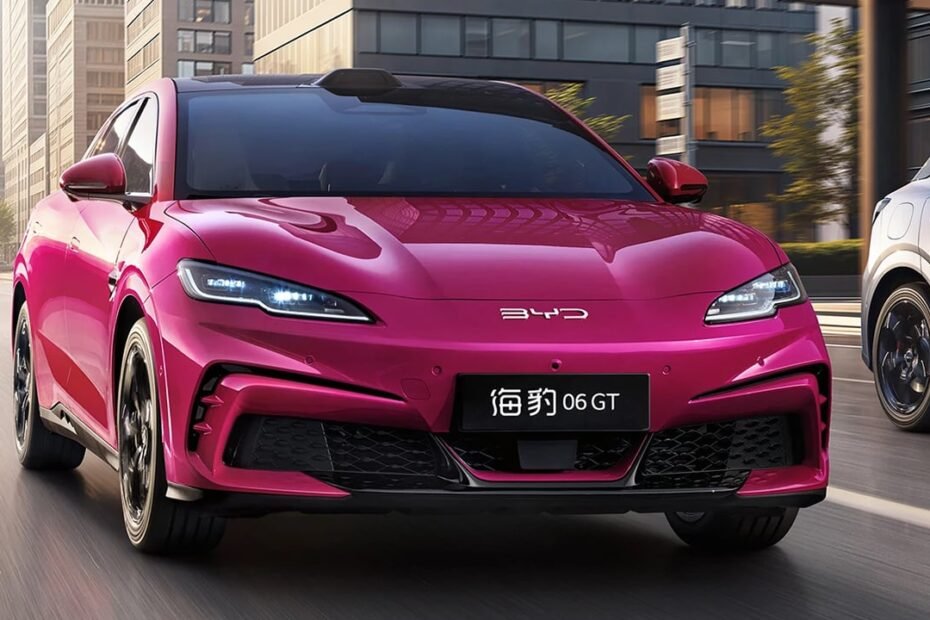 BYD lanza el Seal 06 GT con precio de susto desde China y Volkswagen ya sabe lo que viene tras el MG4 XPOWER