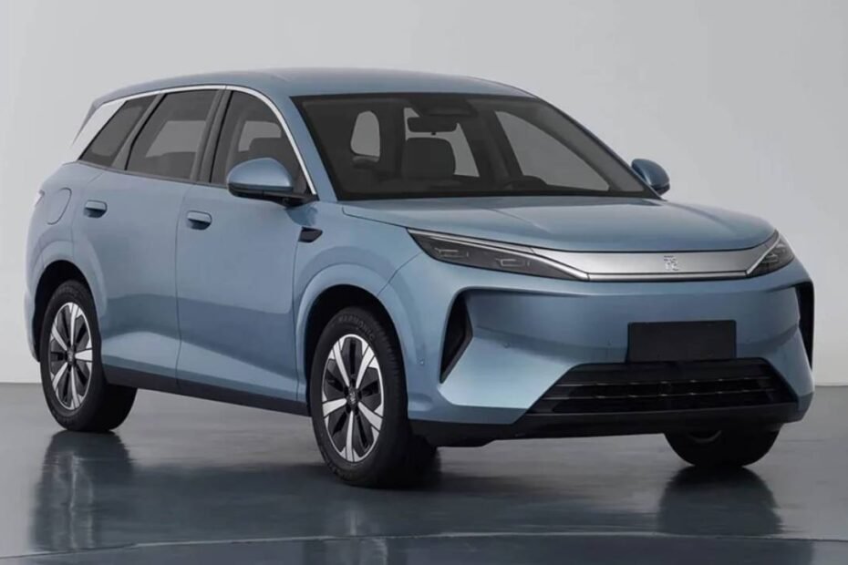 El BYD Atto 3 prepara en Europa un salto muy serio: más tamaño, más potencia y carga en solo 5 minutos
