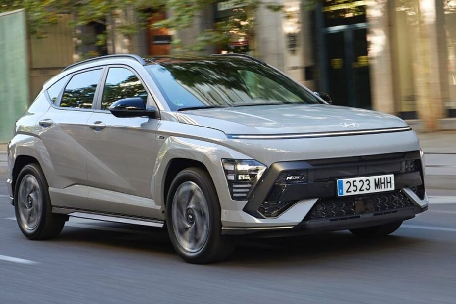 El Hyundai KONA entra en terreno del Dacia Duster con 5.500 € de rebaja, mejor maletero y un motor turbo de 150 CV