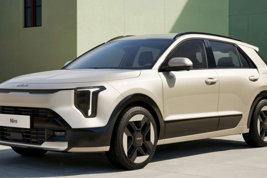 El KIA Niro 2027 cambia y se queda solo como híbrido por “culpa” del EV3