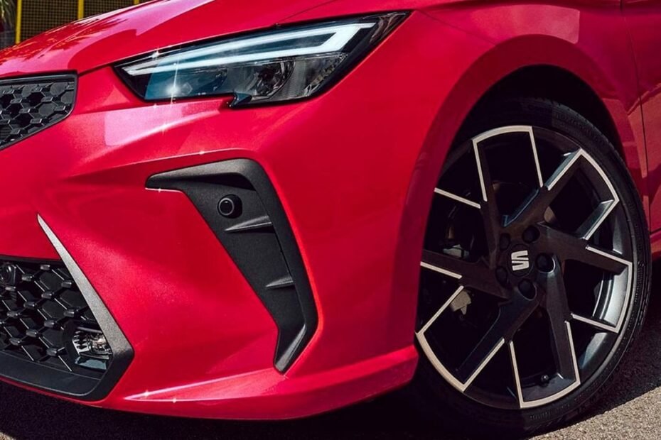 El nuevo CUPRA Raval pone en duda al SEAT Ibiza: 4.000 euros de diferencia… y no será la última palabra