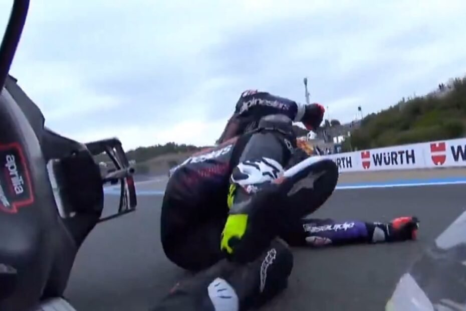 Jorge Martín vuelve a liarla: se cae en Jerez camino de la parrilla, recordando lo ocurrido en Austin