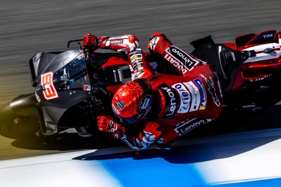 Marc Márquez se defiende de las ‘acusaciones’ de Bagnaia y Di Giannantonio: “Yo no digo la dirección de la moto, solo su reacción”