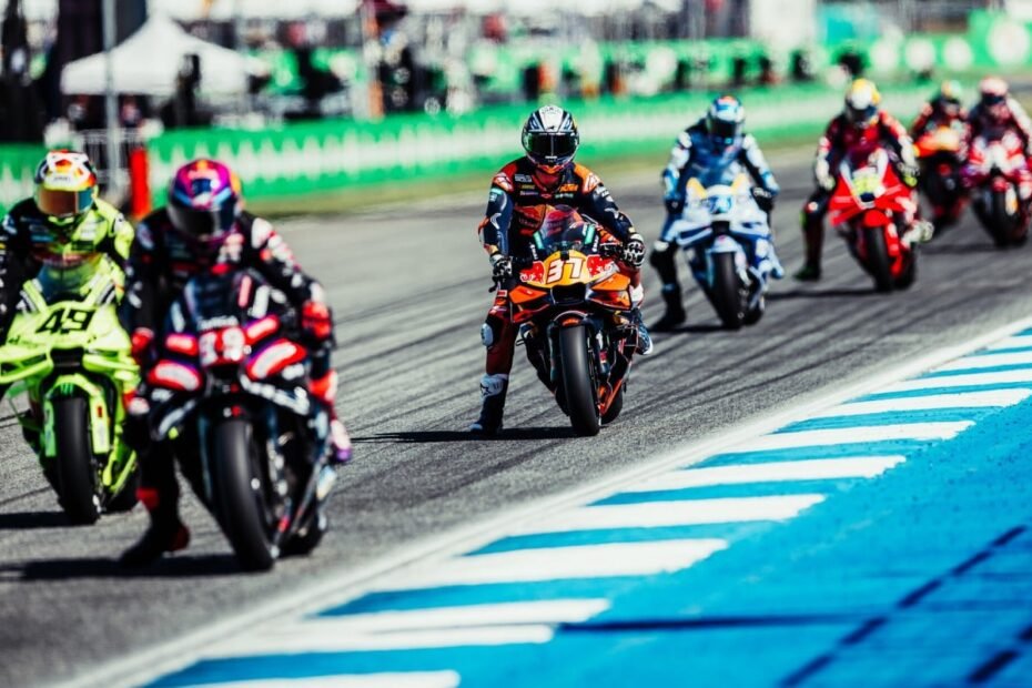 MotoGP 2027: muchos acuerdos, pero ningún fichaje oficial por un bloqueo comercial