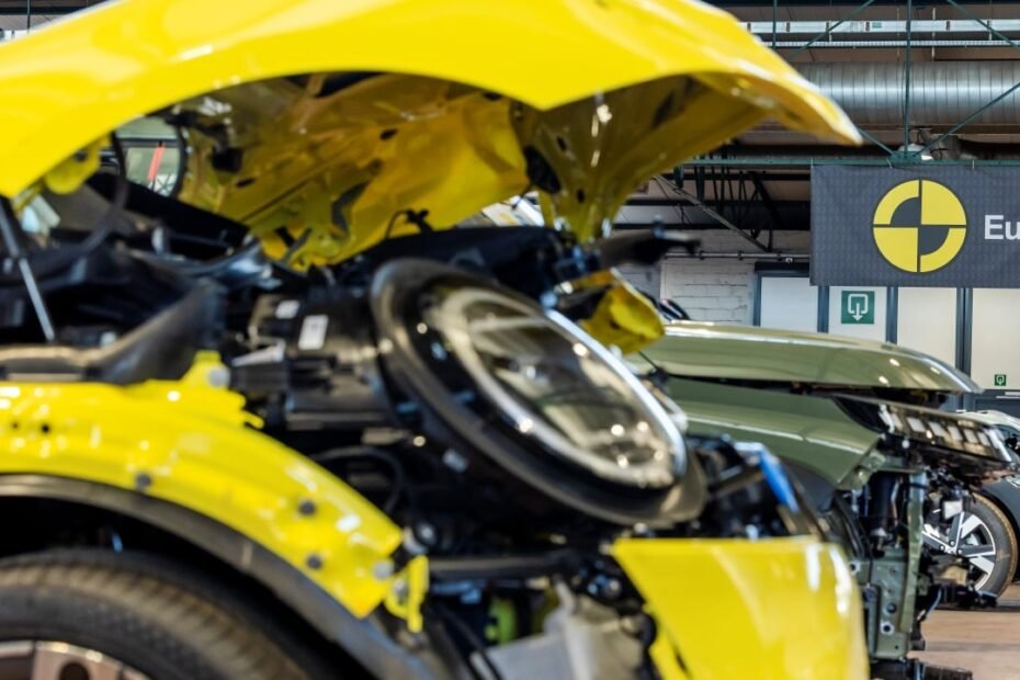 Nuestros coches y la FIA que controla la Fórmula 1 tienen más que ver de lo que crees