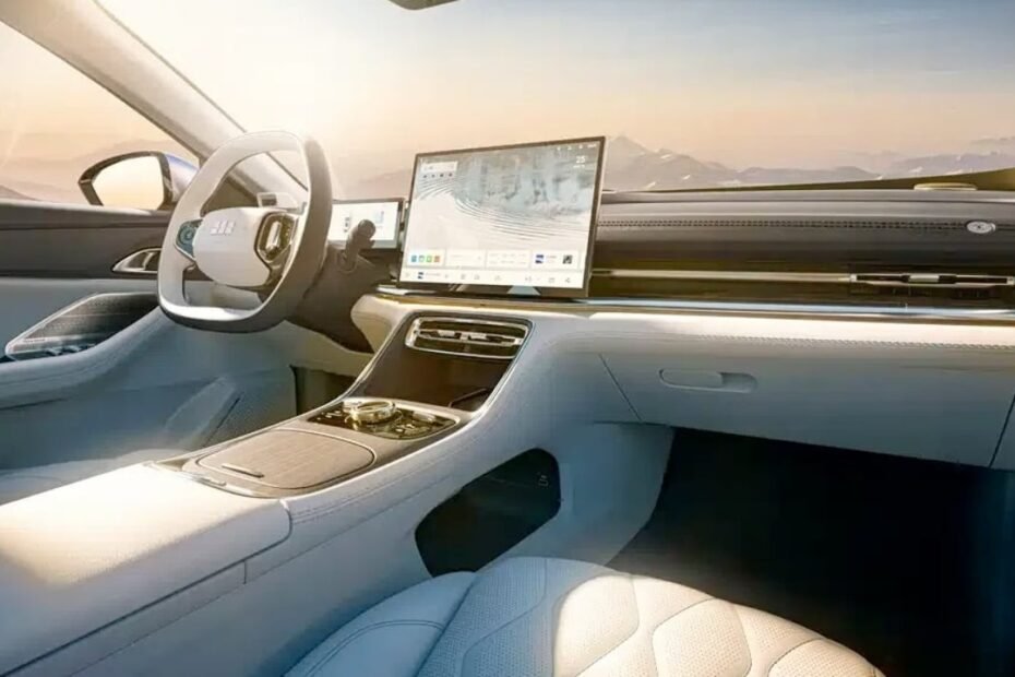 Por 13.700 € y con 550 km de autonomía, el último coche eléctrico de Geely ofrece mucho más de lo que cualquiera pueda necesitar