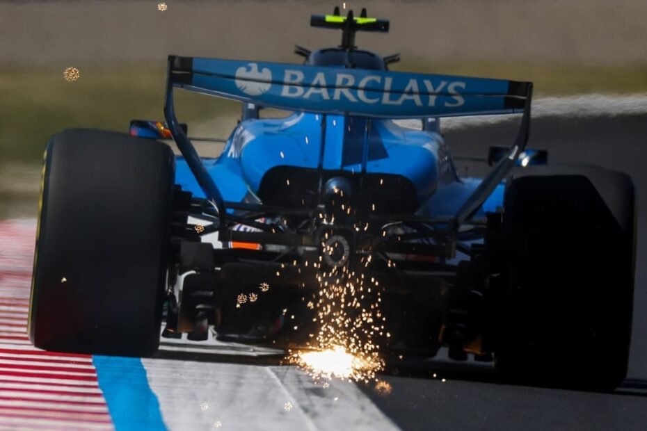 Sainz y Leclerc explican la importancia de no 'enfadar' al sistema de gestión de energía de los nuevos F1