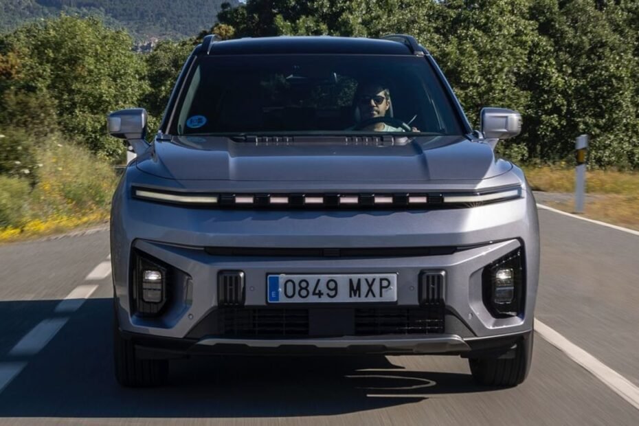 Tamaño de RAV4 y precio de Ford Puma, con 6.500 € de rebaja el KGM Torres EVX es un chollo que BYD y MG no pueden igualar