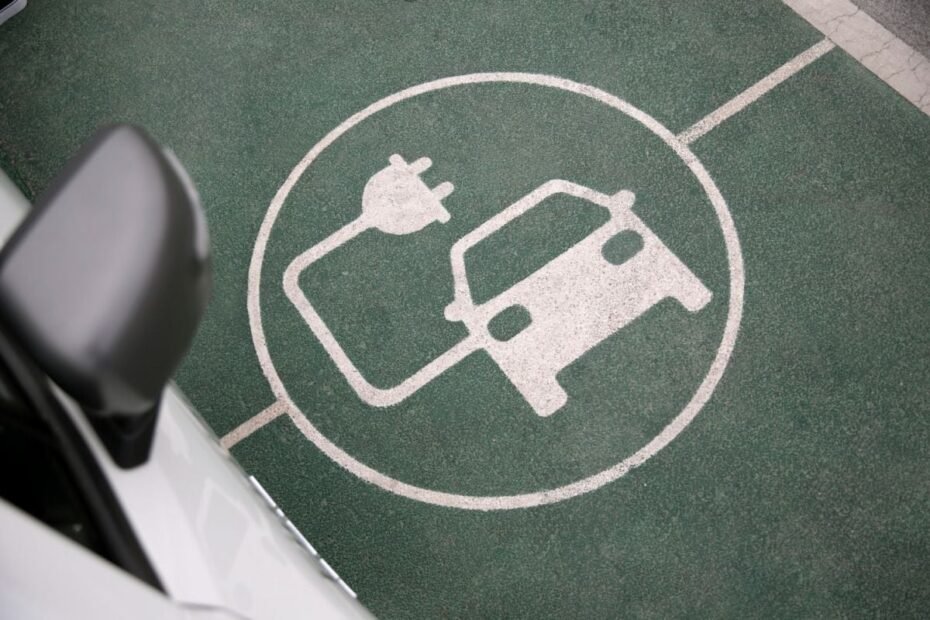 Un año después del gran apagón, hay algo sobre los coches eléctricos que aquel día dejó mucho más claro de lo que parece