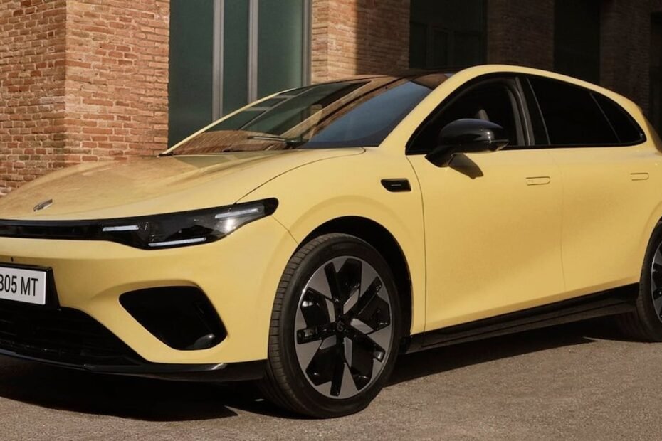 Ya es oficial, el Leapmotor B05 cuesta menos de 30.000 euros en Europa