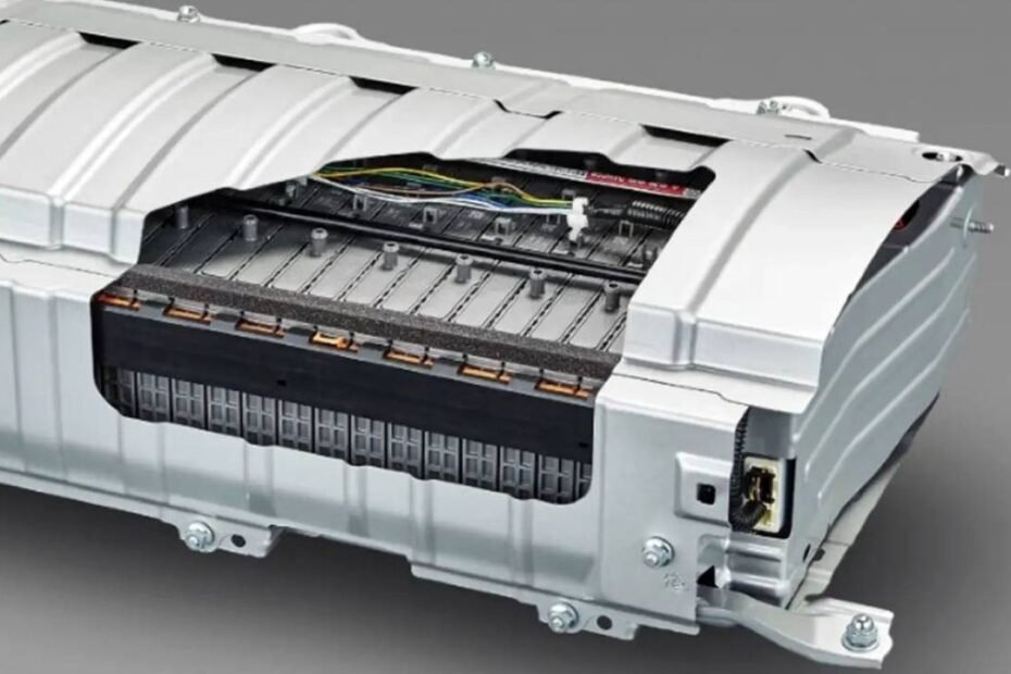 Científicos encuentran la fórmula para que la batería de un eléctrico dure 160.000 kilómetros más usando la IA