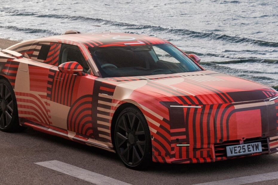 El nuevo Jaguar Type 01 sigue los pasos de Rolls y Bugatti y se va a Mónaco a buscar dueño