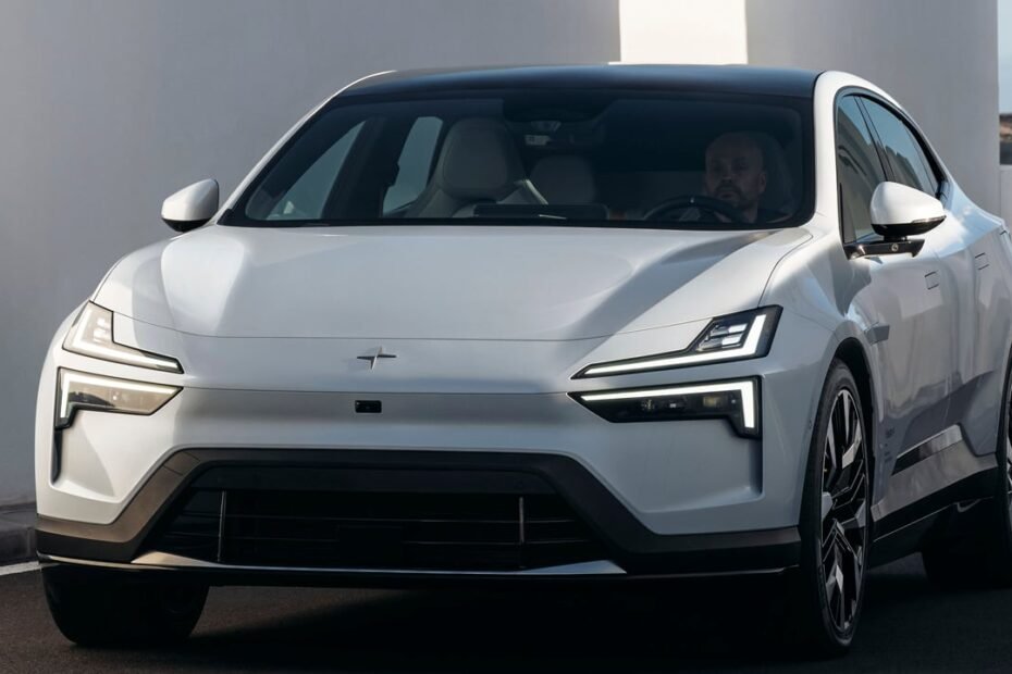 El Polestar 4 Coupé ya tiene precios en España, pero se queda por detrás de sus rivales alemanes en autonomía