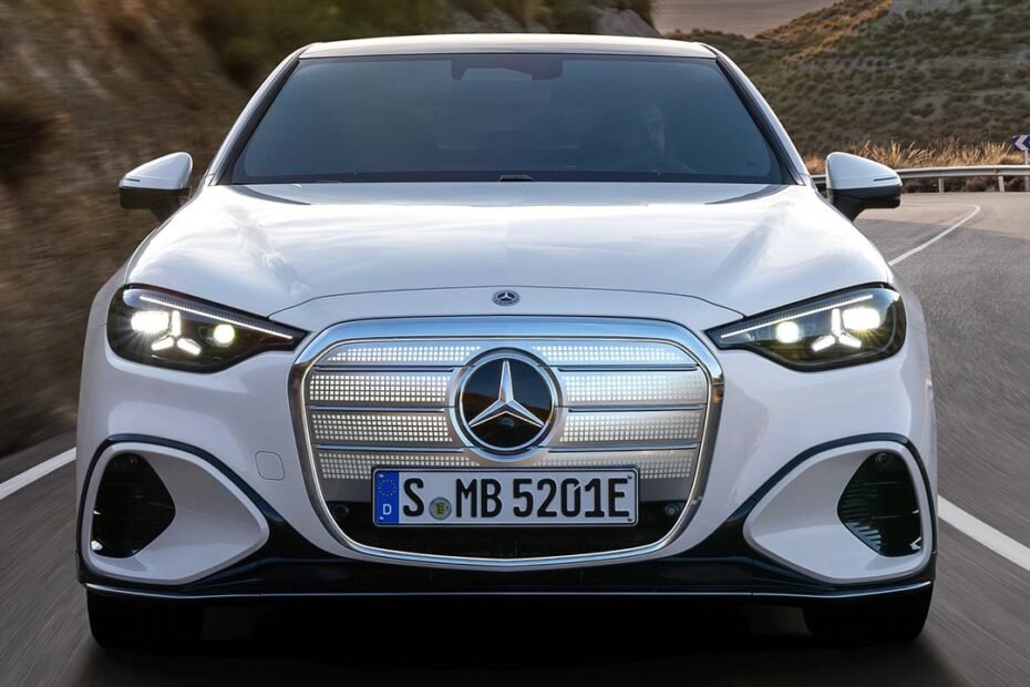 El primer Mercedes Clase C eléctrico ya tiene precio, 489 CV y más de 700 km de autonomía para abrir una nueva etapa