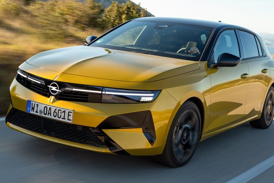 El renovado Opel Astra arrincona al SEAT León con 8.200 € de descuento, etiqueta ECO y un nuevo diseño