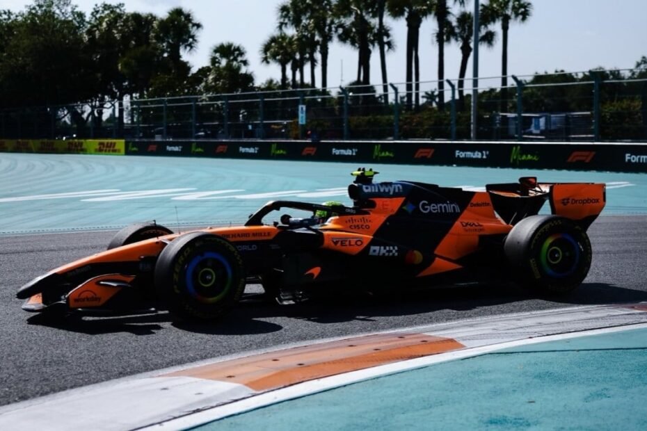 Lando Norris vuelve a la senda del primer lugar ante el retroceso de Mercedes