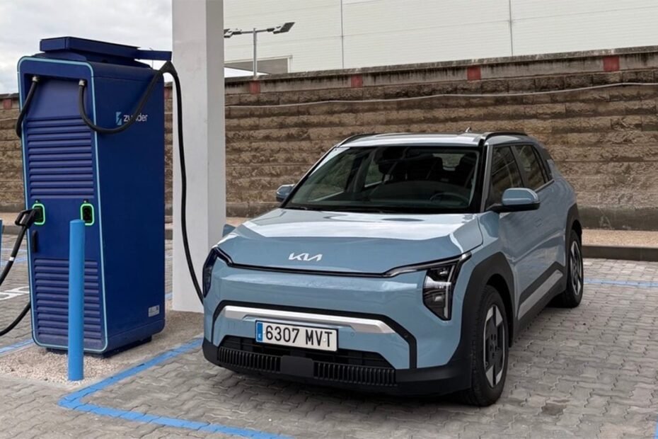 Los 5 miedos antes de comprar un coche eléctrico (y por qué desaparecen en el primer mes)