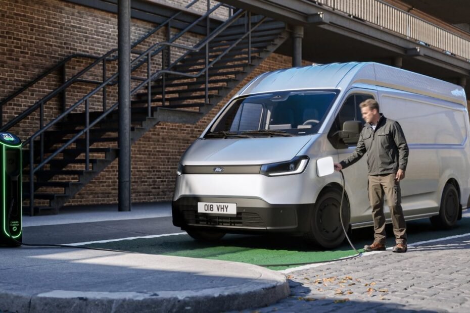 Menos de 32.000 € por una furgoneta eléctrica de Ford: fabricarla en China ya empieza a notarse
