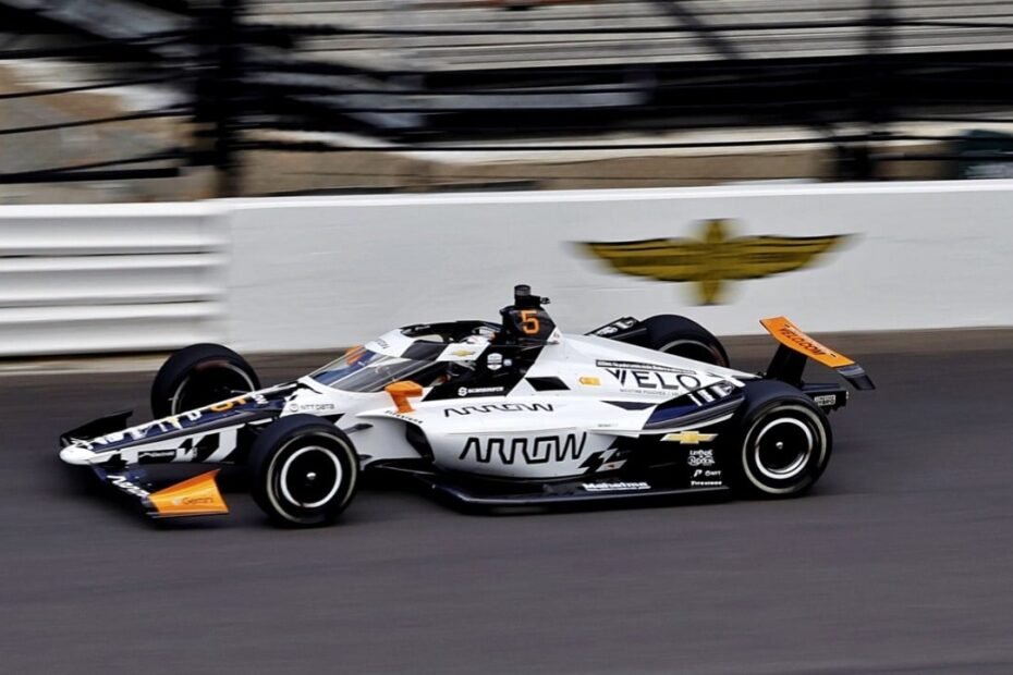 Pato O'Ward da un paso al frente y Takuma Sato vuelve por sus fueros sin rebufos