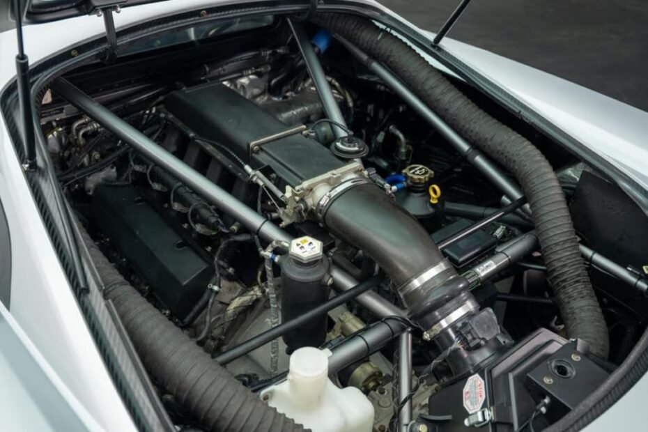 Paul Walker también tenía esta rareza con motor V8 de 7.0 litros: sale a la venta con solo 3.000 km