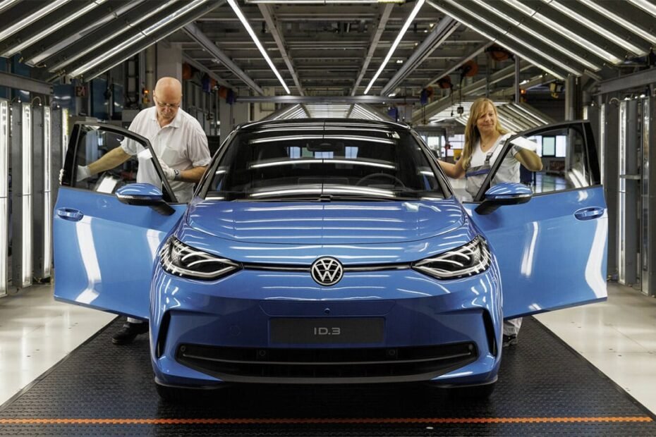 Políticos alemanes piden trabajadores chinos en las fábricas de Volkswagen: "Es una cuestión de viabilidad futura"