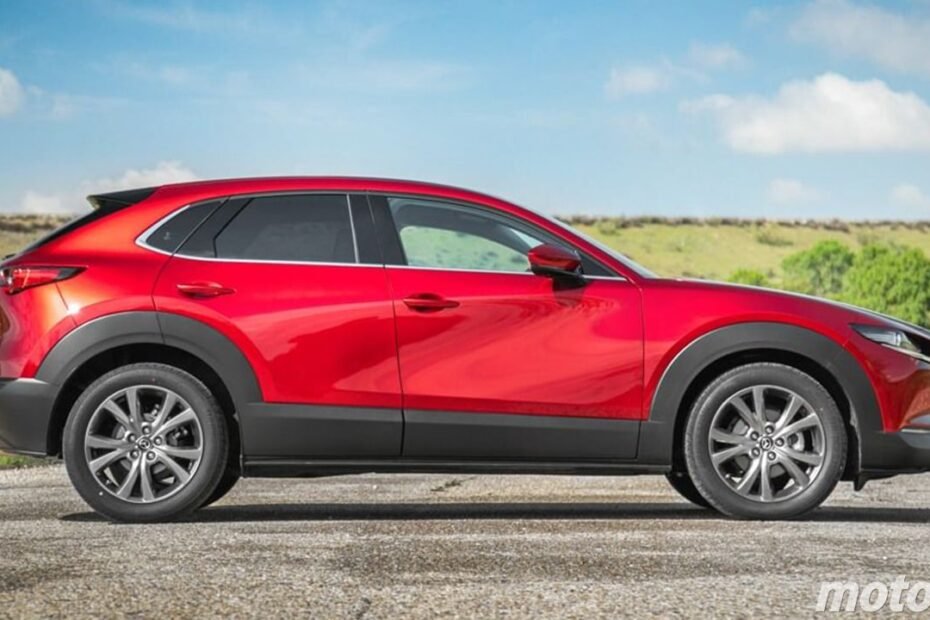 Se desploma el precio del SUV híbrido japonés que pone contra las cuerdas a SEAT y Skoda, 7.000 € menos y etiqueta ECO
