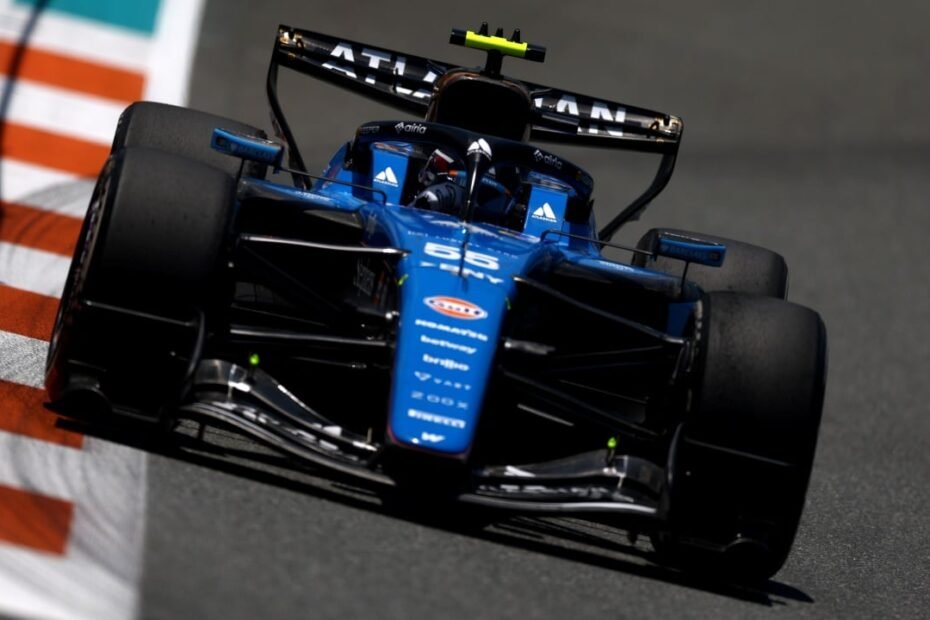Williams salva el primer 'matchball' y el prestigio de Vowles en Miami, pero necesita cazar a Alpine para retener a Sainz