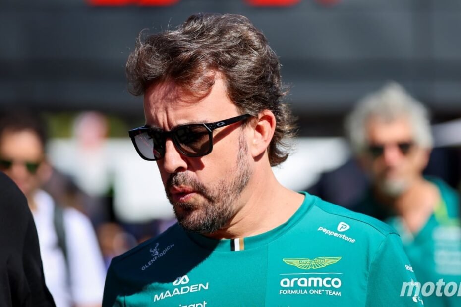 Alonso, último y cabreado: “Entiendo que queráis martirizar al equipo, enhorabuena por ello”