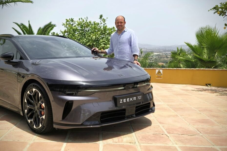 Audi, BMW y Mercedes deberían estar preocupadas por este nuevo coche eléctrico chino: ya lo he probado y sigo sorprendido