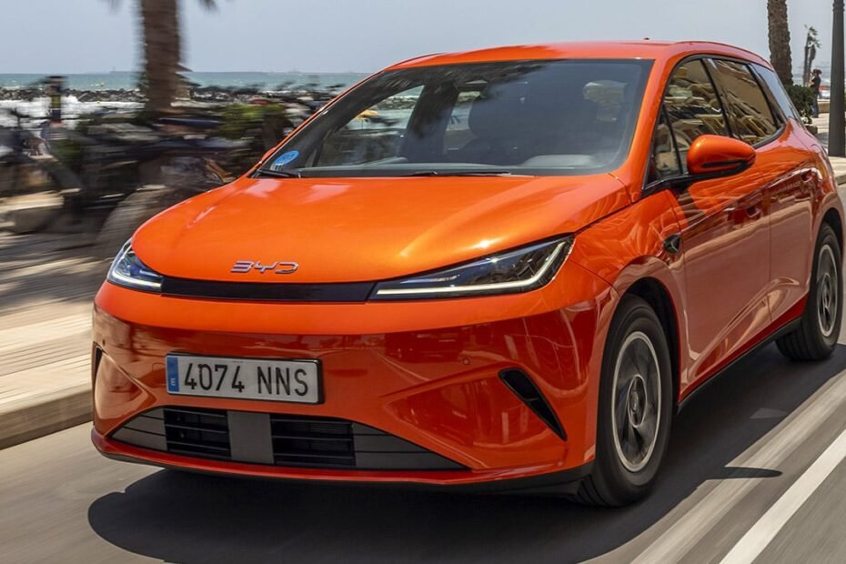 BYD pone precio al nuevo Dolphin G DM-i y juega con ventaja: híbrido enchufable, hasta 1.040 km y sin rivales en su categoría