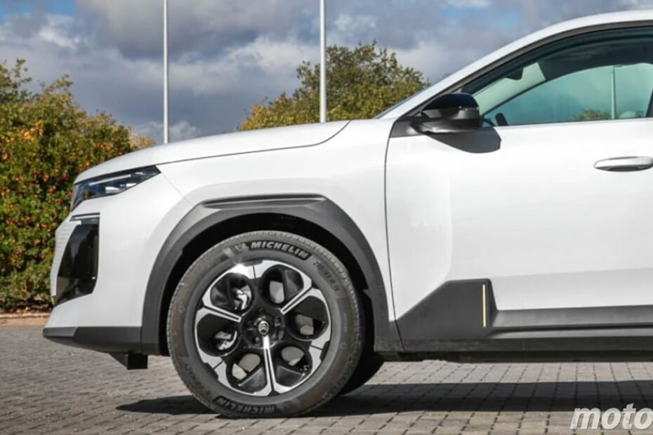 Con 6.500 € de rebaja, este SUV con talla de Ford Kuga entra en terreno del Dacia Bigster con etiqueta ECO y mejor maletero