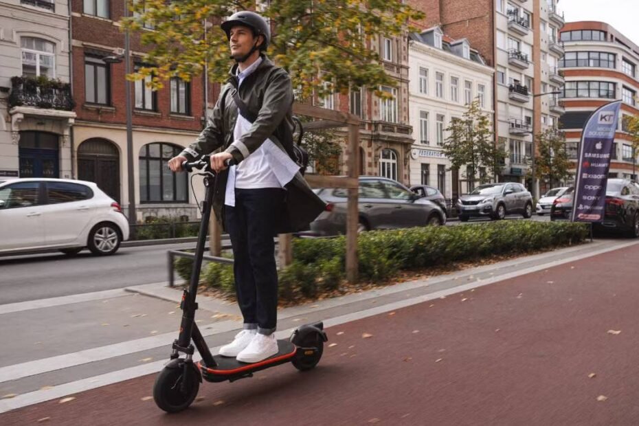Decathlon tiene el patinete eléctrico que parece un SUV urbano: cómodo, práctico y por menos de 500 €