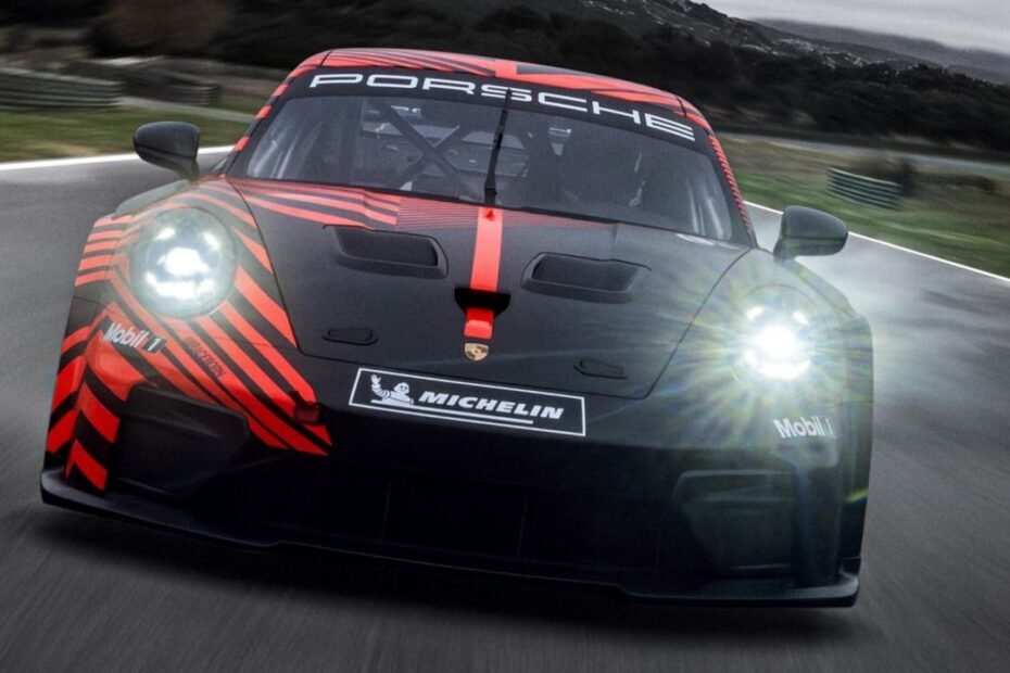 Del Porsche 911 GT3 al siguiente paso: 911 GT4 R, con motor bóxer de 520 CV que deja en el olvido al Cayman
