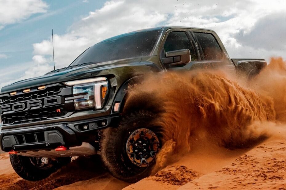 El Ford F-150 Raptor R llega a Europa con un V8 de 730 CV y un consumo tan desorbitado como su precio de 189.000 euros