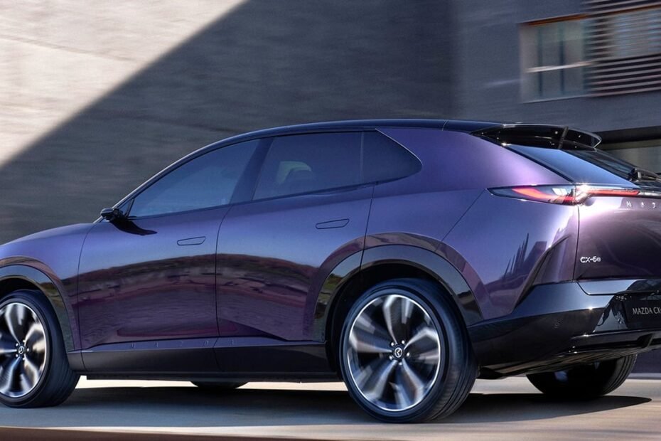 El Mazda CX-6e sorprende en Europa: la versión más cara es la más vendida, por delante de la de mayor autonomía