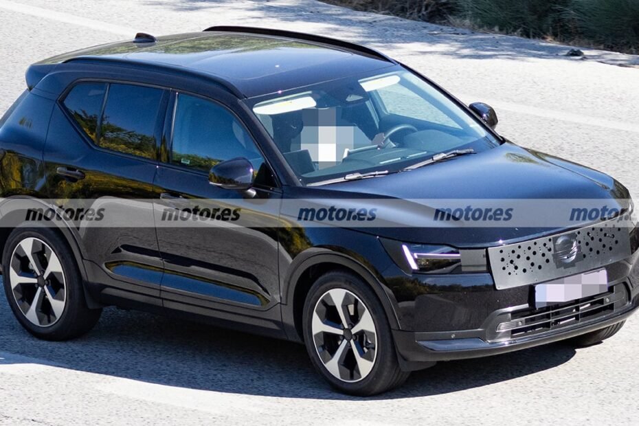 El plan de Volvo para rejuvenecer el XC40 se descubre en estas primeras fotos espía