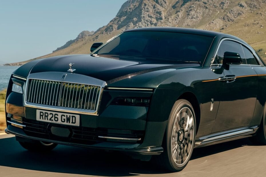 El Rolls-Royce Spectre se actualiza con más potencia y autonomía tras un inesperado frenazo en la demanda