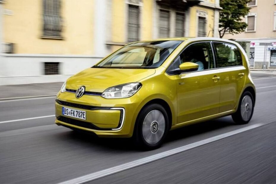 En Europa se venden 3 millones de coches menos que antes del COVID: VW, Stellantis y Renault piden estas medidas urgentes
