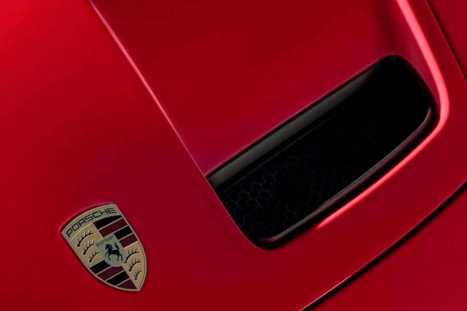 Porsche no quiere abandonar la combustión y está creando un sistema que puede funcionar como eléctrico, híbrido o gasolina
