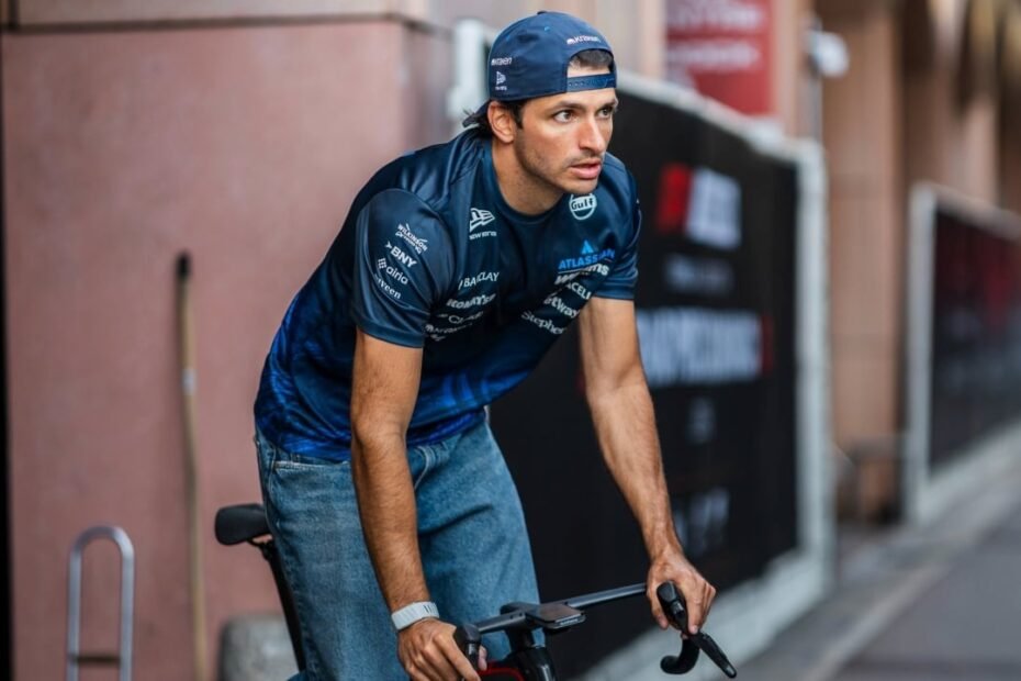 Sainz no cierra la puerta a otros equipos y ya recibe ofertas: “Si hay oportunidad de ganar carreras y Mundiales, hay que planteárselo”
