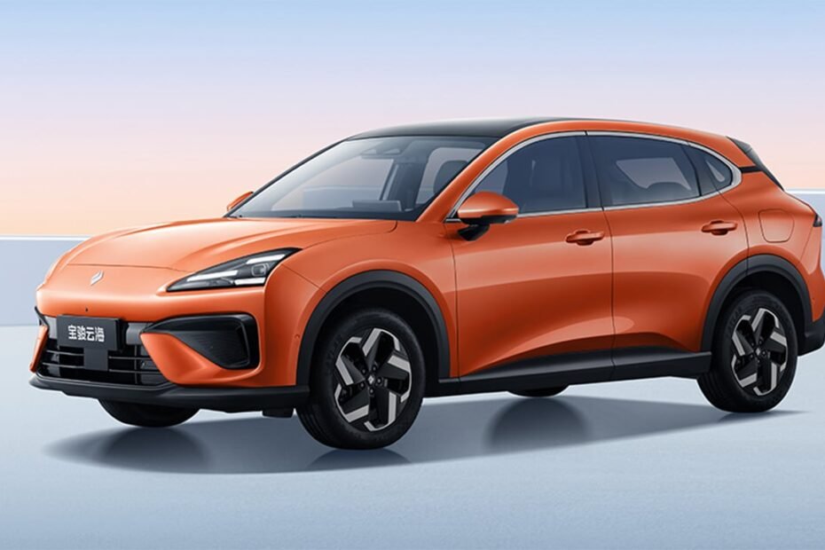 Tamaño de EBRO S700 y barato como el BYD Atto 2, este nuevo SUV rompe el mercado de híbridos PHEV con un precio imbatible